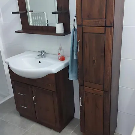 Appartement Trilogy Studio, Minus One *